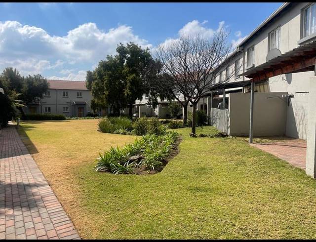 2 BEDROOM PROPERTY TO RENT IN GREENSTONE HILL